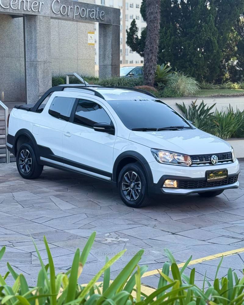 VOLKSWAGEN - SAVEIRO - 2023/2023 - Branca - R$ 99.900,00