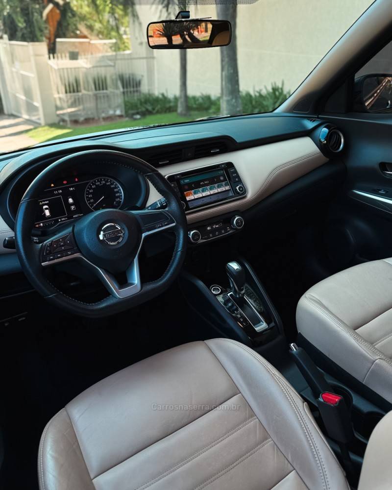 NISSAN - KICKS - 2018/2019 - Preta - R$ 92.900,00