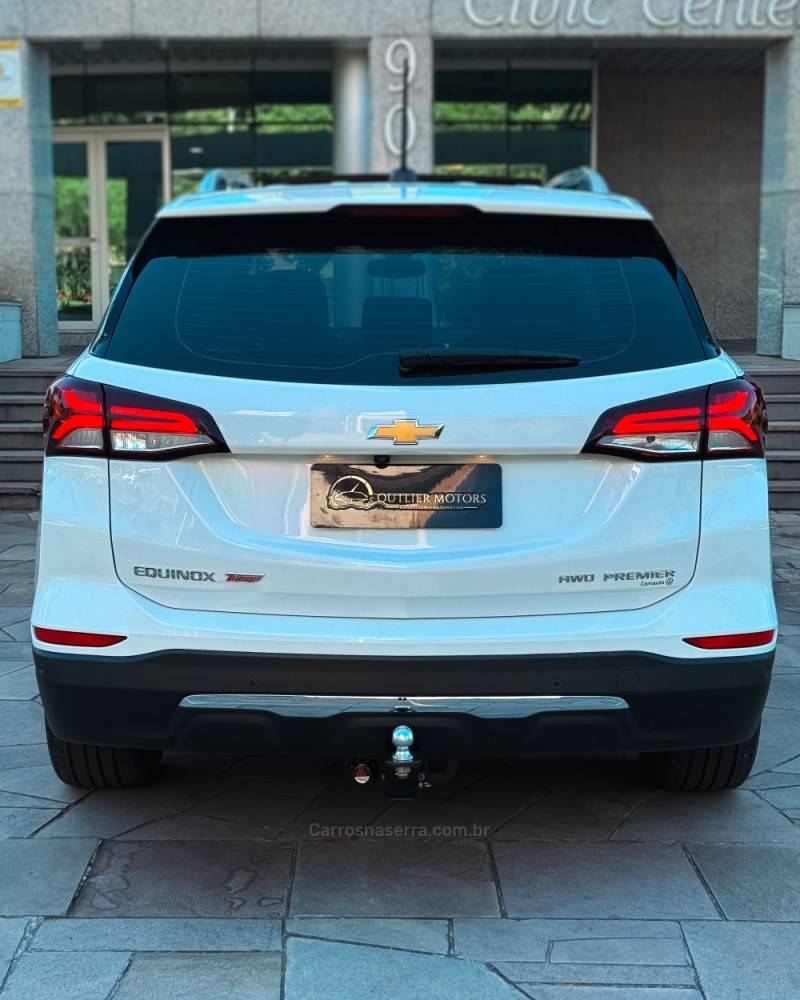 CHEVROLET - EQUINOX - 2022/2023 - Branca - R$ 185.900,00