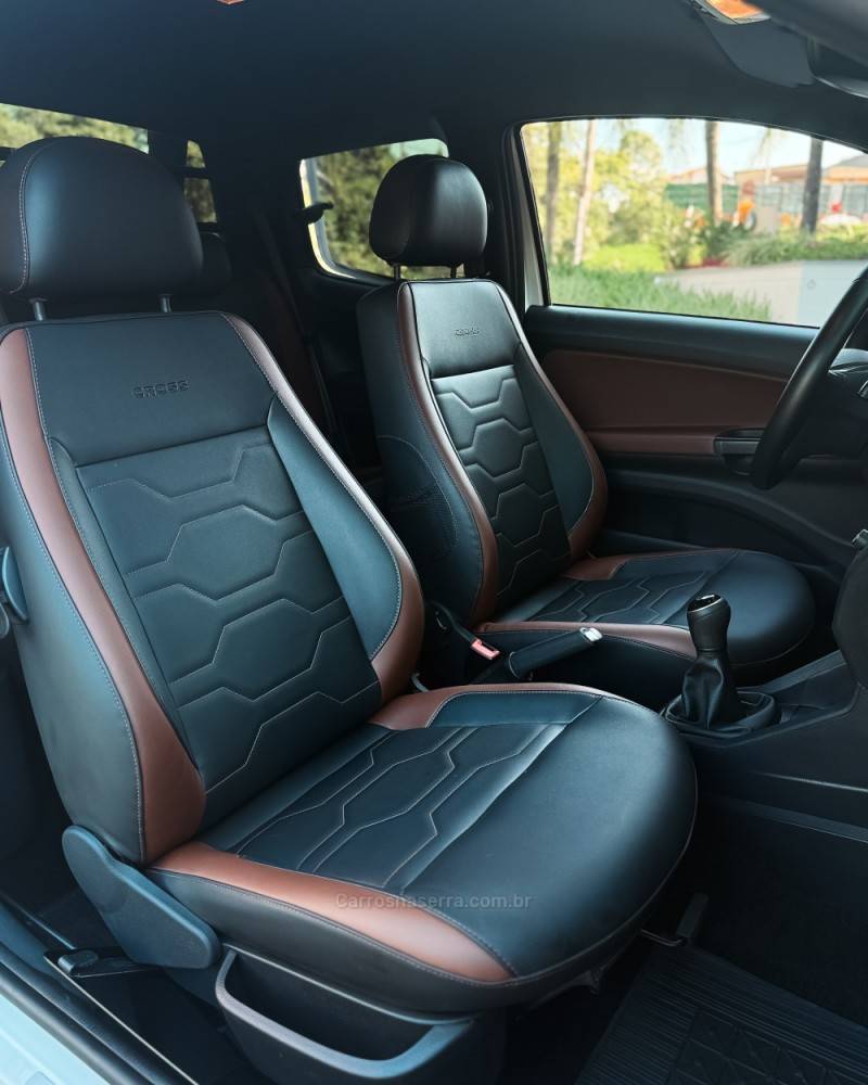 VOLKSWAGEN - SAVEIRO - 2023/2023 - Branca - R$ 99.900,00