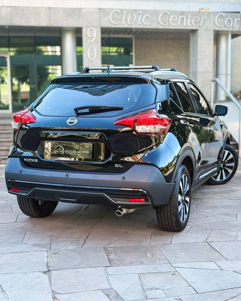 NISSAN - KICKS - 2018/2019 - Preta - R$ 92.900,00