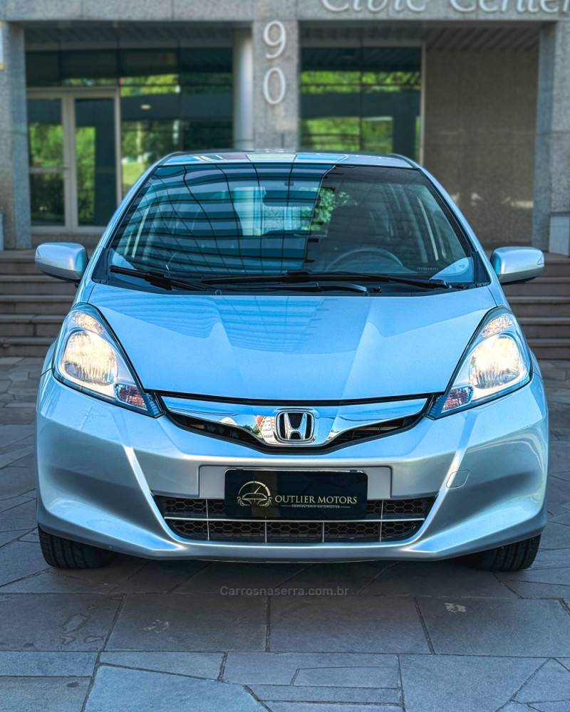 HONDA - FIT - 2012/2013 - Prata - R$ 55.900,00