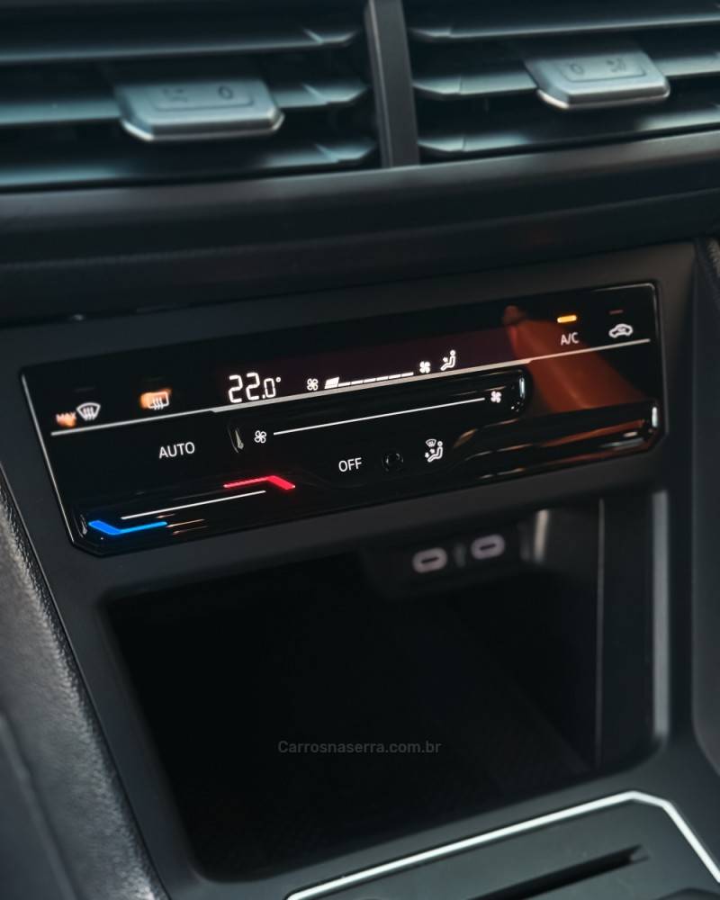 VOLKSWAGEN - NIVUS - 2022/2023 - Prata - R$ 122.900,00