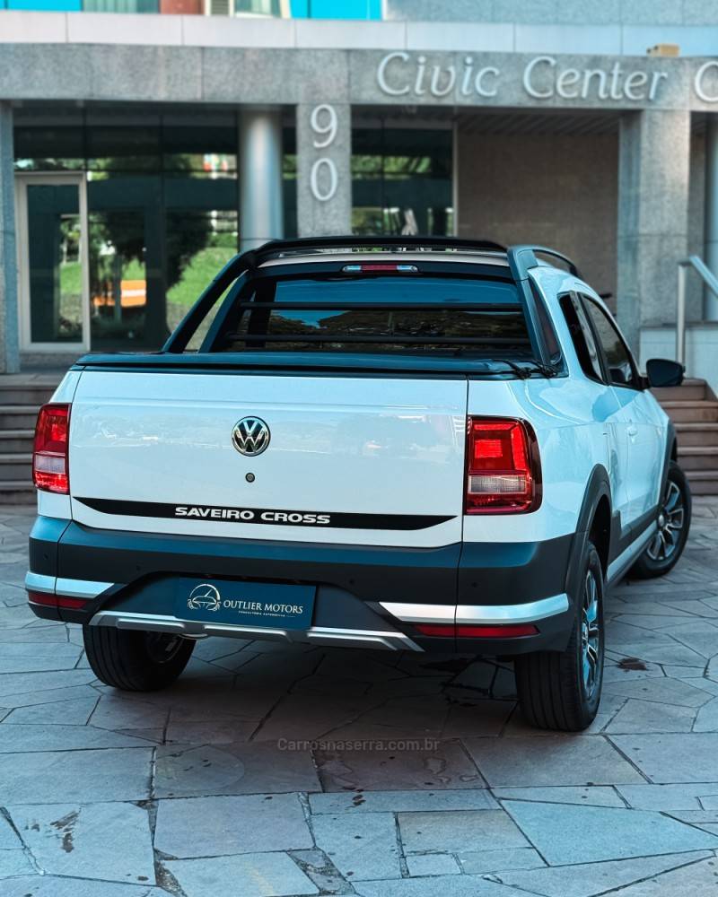 VOLKSWAGEN - SAVEIRO - 2023/2023 - Branca - R$ 99.900,00