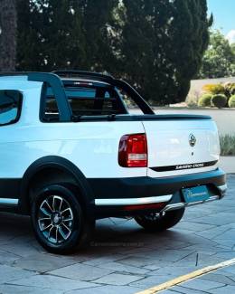 VOLKSWAGEN - SAVEIRO - 2023/2023 - Branca - R$ 99.900,00