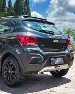 CHEVROLET - ONIX - 2018/2019 - Cinza - R$ 76.900,00