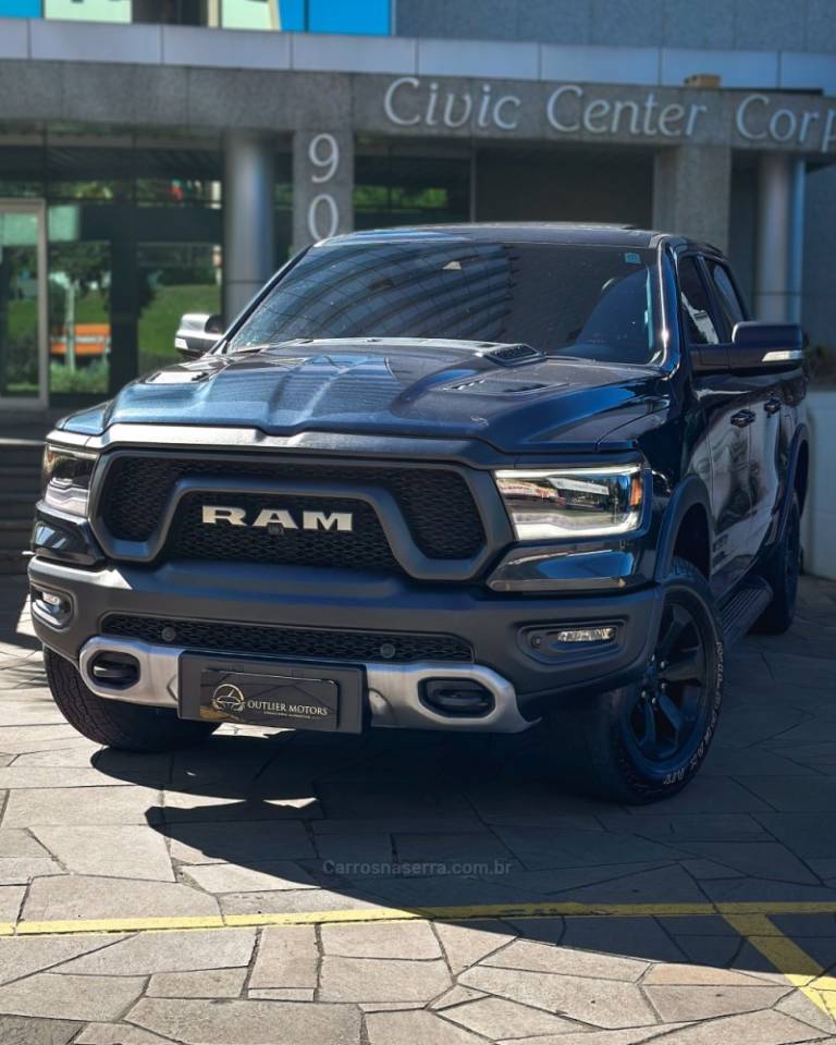 RAM - 1500 REBEL - 2020/2021 - Preta - R$ 365.900,00