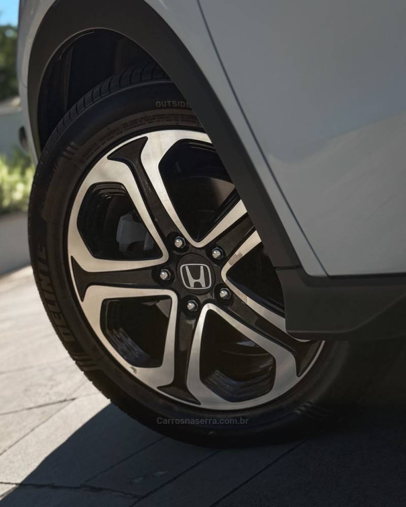 HONDA - HR-V - 2015/2016 - Branca - R$ 89.900,00