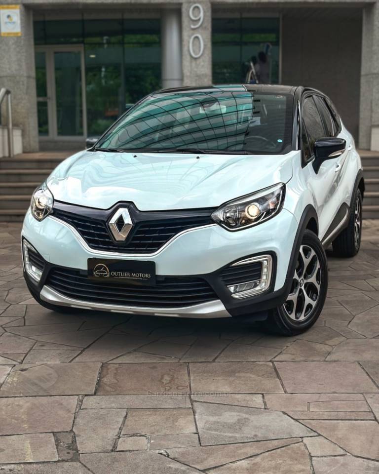 RENAULT - CAPTUR - 2017/2018 - Branca - R$ 77.900,00