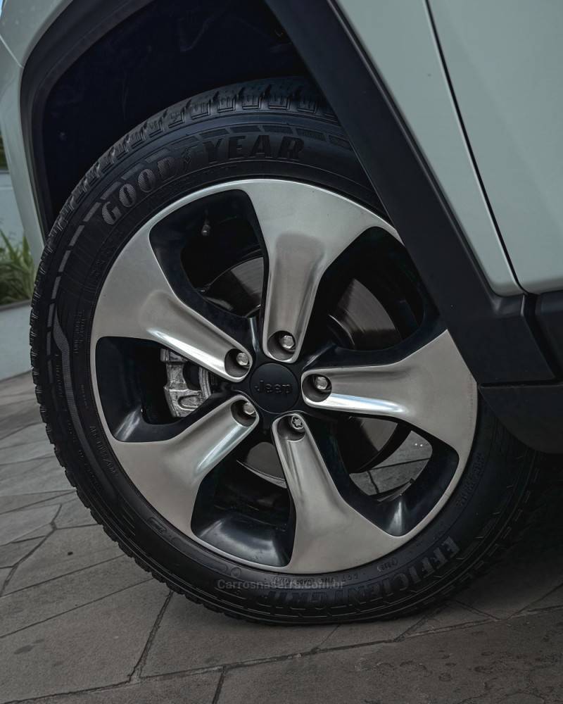 JEEP - COMPASS - 2017/2018 - Branca - R$ 95.900,00