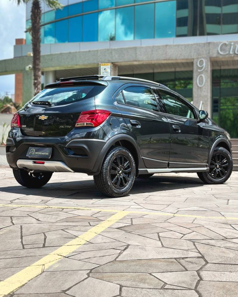 CHEVROLET - ONIX - 2018/2019 - Cinza - R$ 76.900,00