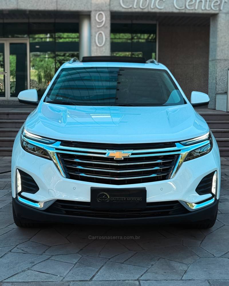 CHEVROLET - EQUINOX - 2022/2023 - Branca - R$ 185.900,00