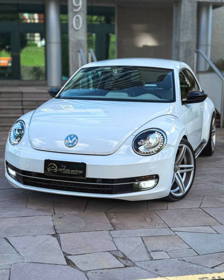 VOLKSWAGEN - FUSCA - 2012/2013 - Branca - R$ 115.900,00