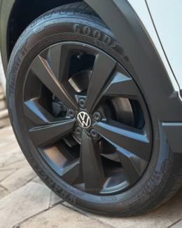 VOLKSWAGEN - NIVUS - 2022/2023 - Prata - R$ 122.900,00