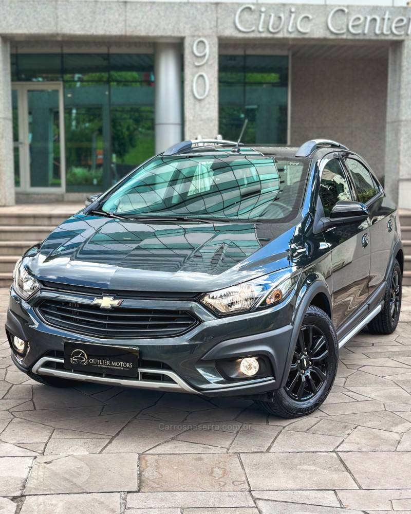 CHEVROLET - ONIX - 2018/2019 - Cinza - R$ 76.900,00