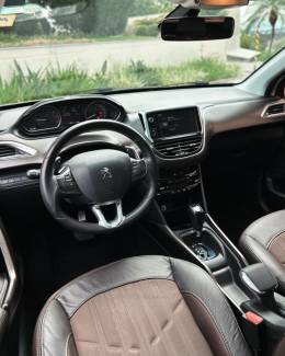 PEUGEOT - 2008 - 2016/2017 - Branca - R$ 59.900,00