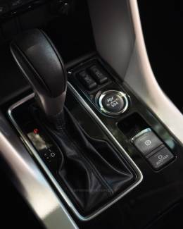 MITSUBISHI - ECLIPSE CROSS - 2019/2020 - Preta - R$ 117.900,00