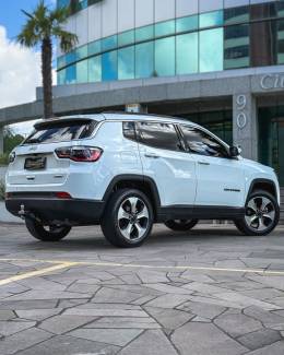 JEEP - COMPASS - 2017/2018 - Branca - R$ 95.900,00