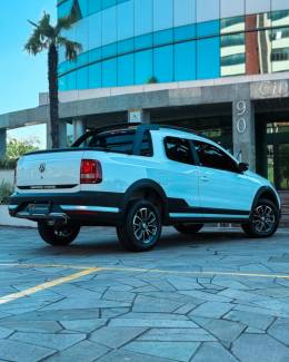 VOLKSWAGEN - SAVEIRO - 2023/2023 - Branca - R$ 99.900,00