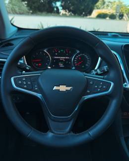 CHEVROLET - EQUINOX - 2022/2023 - Branca - R$ 185.900,00