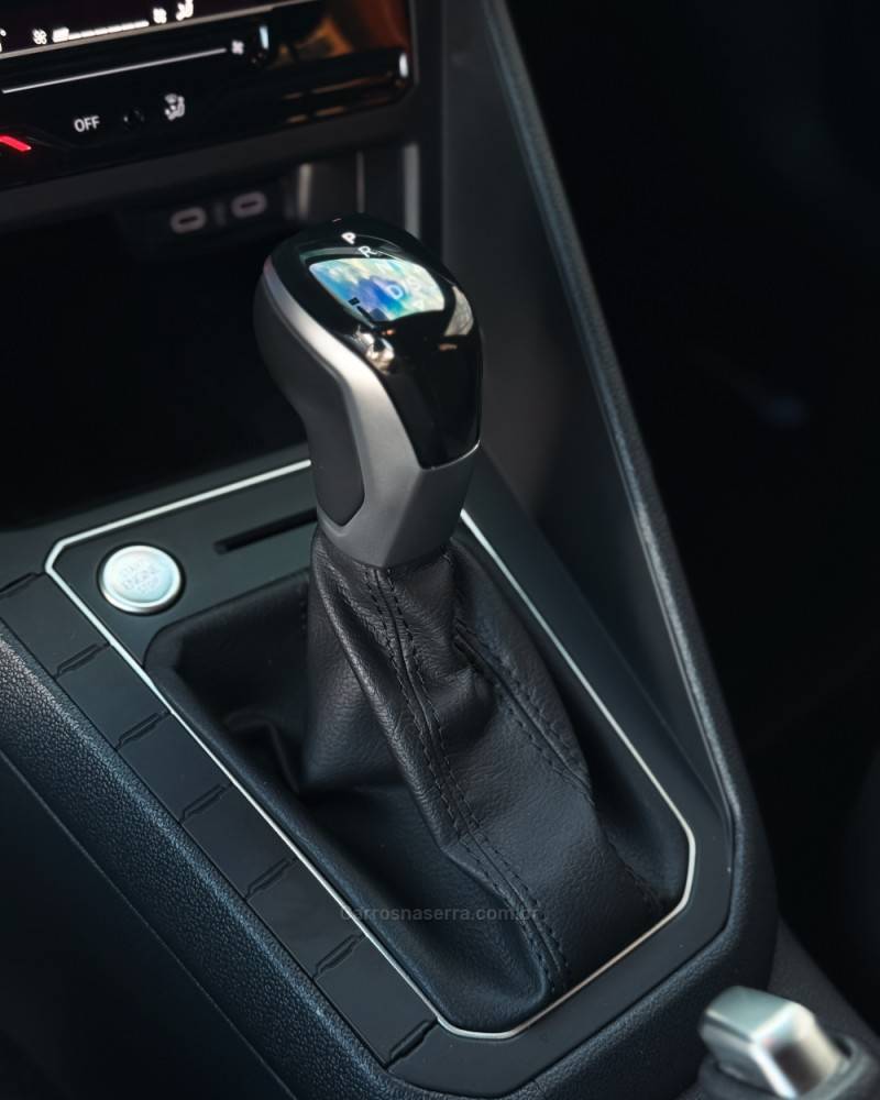 VOLKSWAGEN - NIVUS - 2022/2023 - Prata - R$ 122.900,00